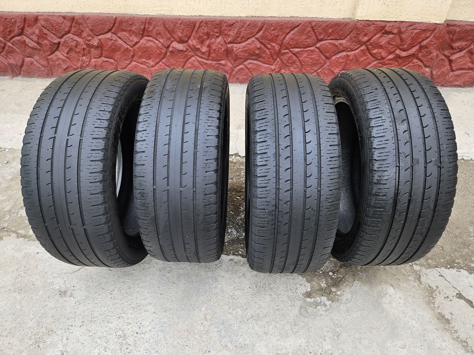 Летняя резина GOOD YEAR EFFICIENTGRIP 235\50\R19