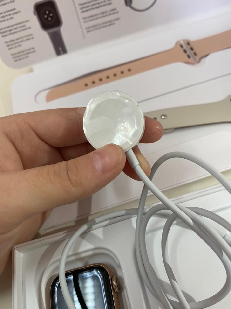 Apple watch 4 серия, в новом состоянии