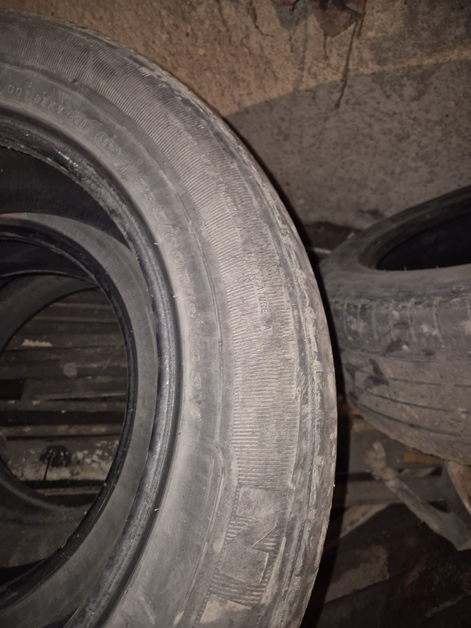 Продам резину летнюю 4 балкона NEXEN корейская резина 235/60 R18