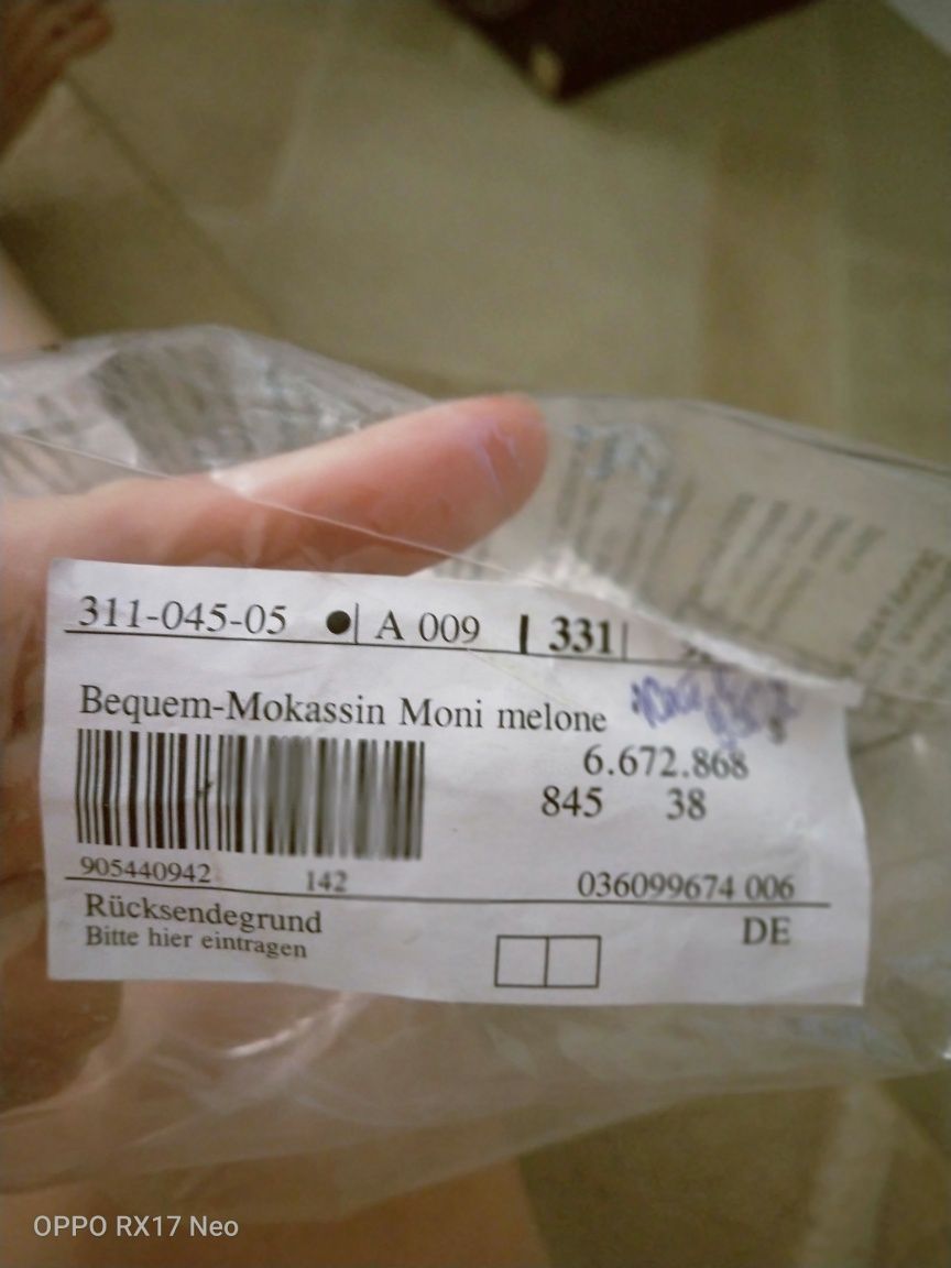 Продам женскую летнюю обувь.