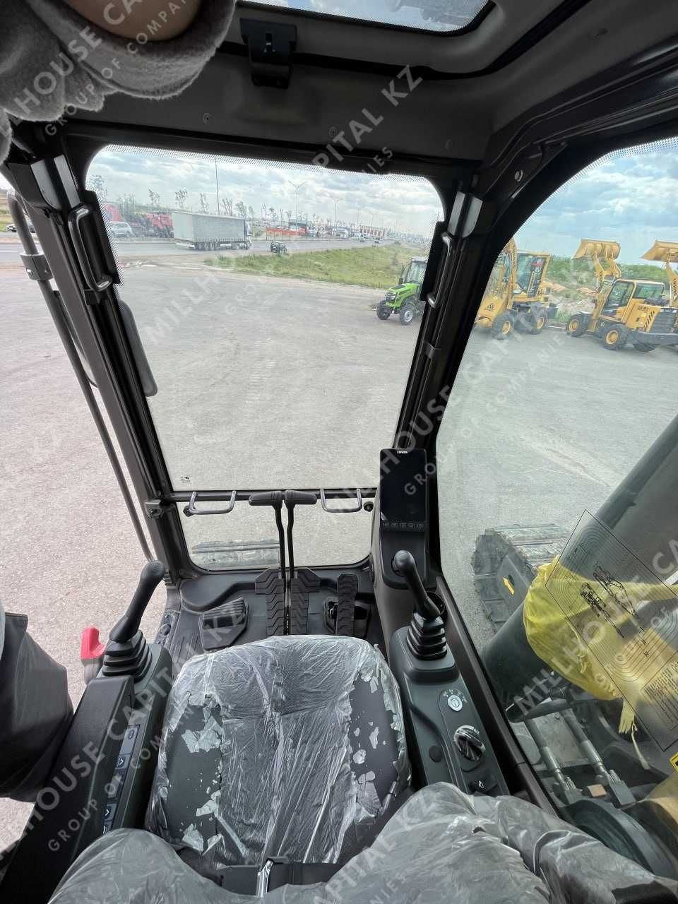 Гусеничный экскаватор Lovol FR220D2