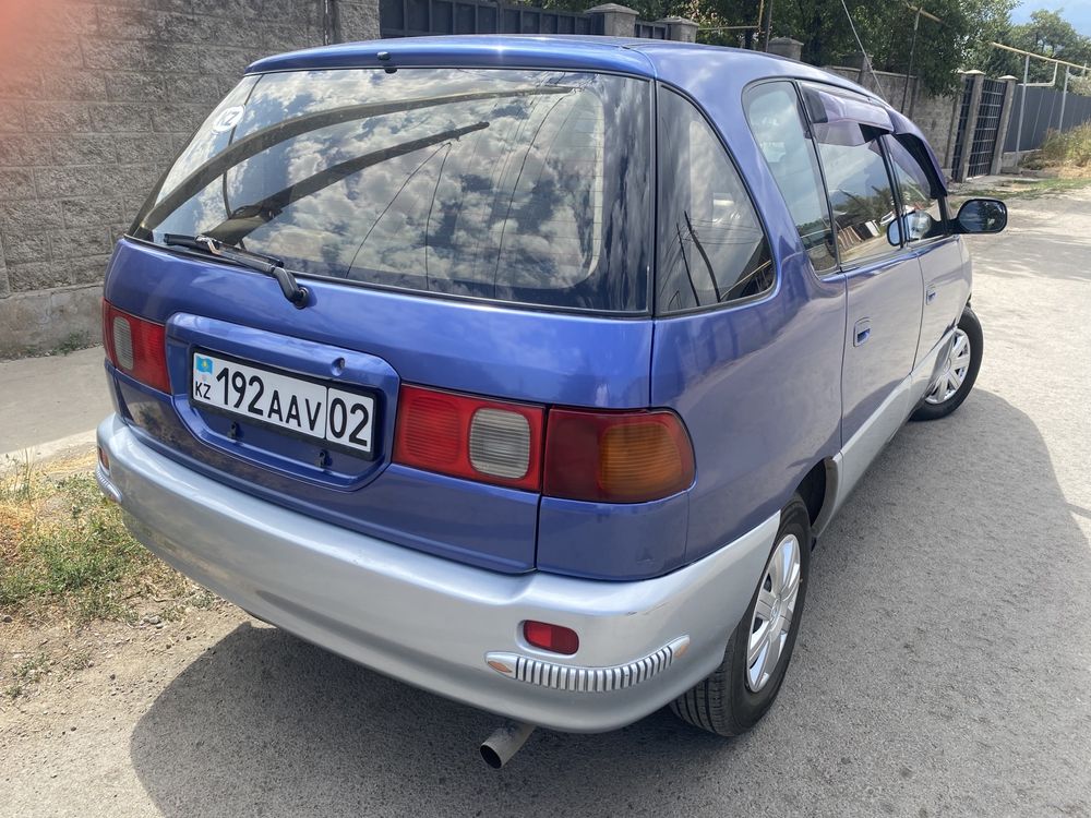 Продается Toyota Ipsum, минивэн.