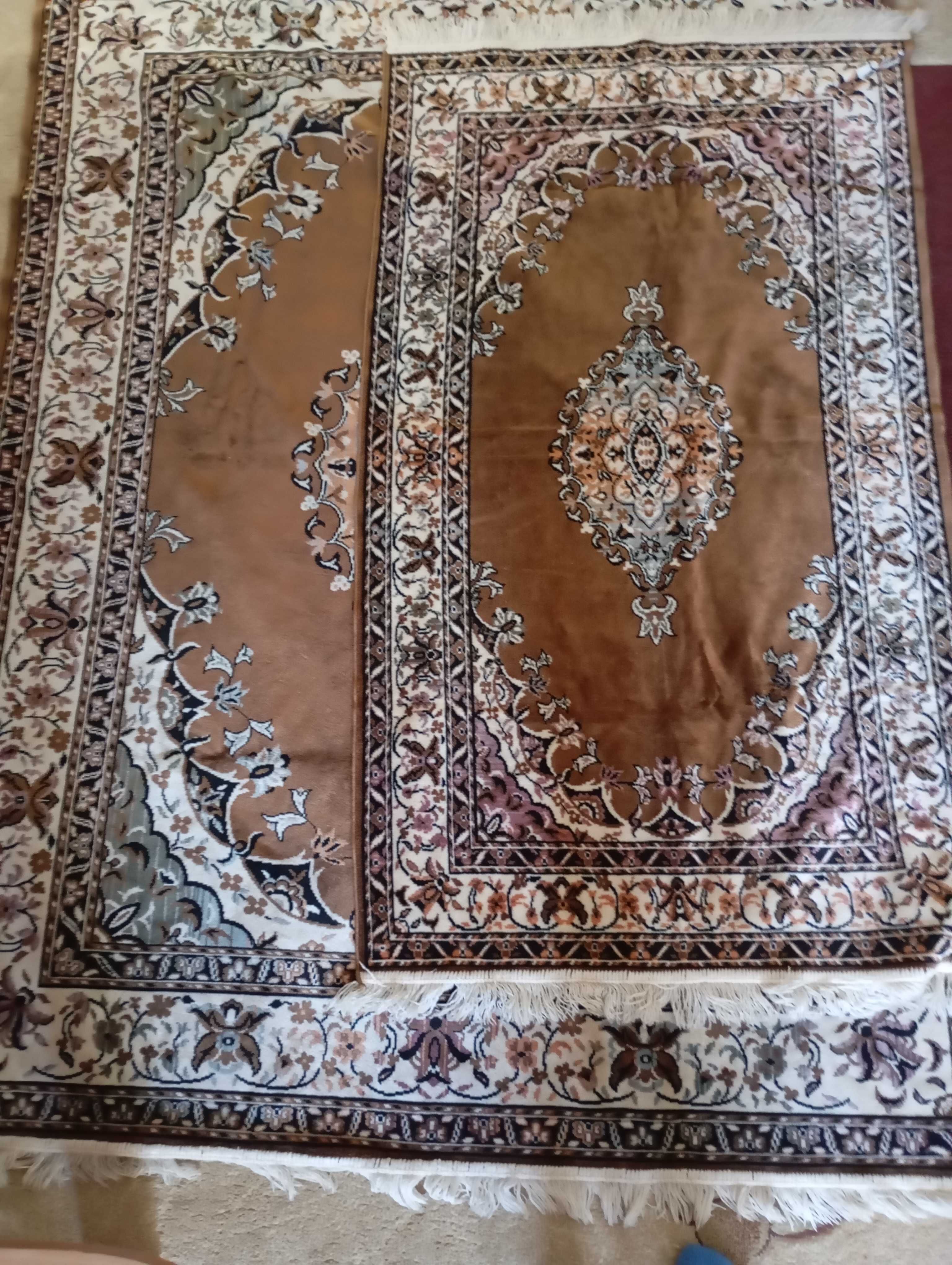 Продам дивандек и накидки на кресла.