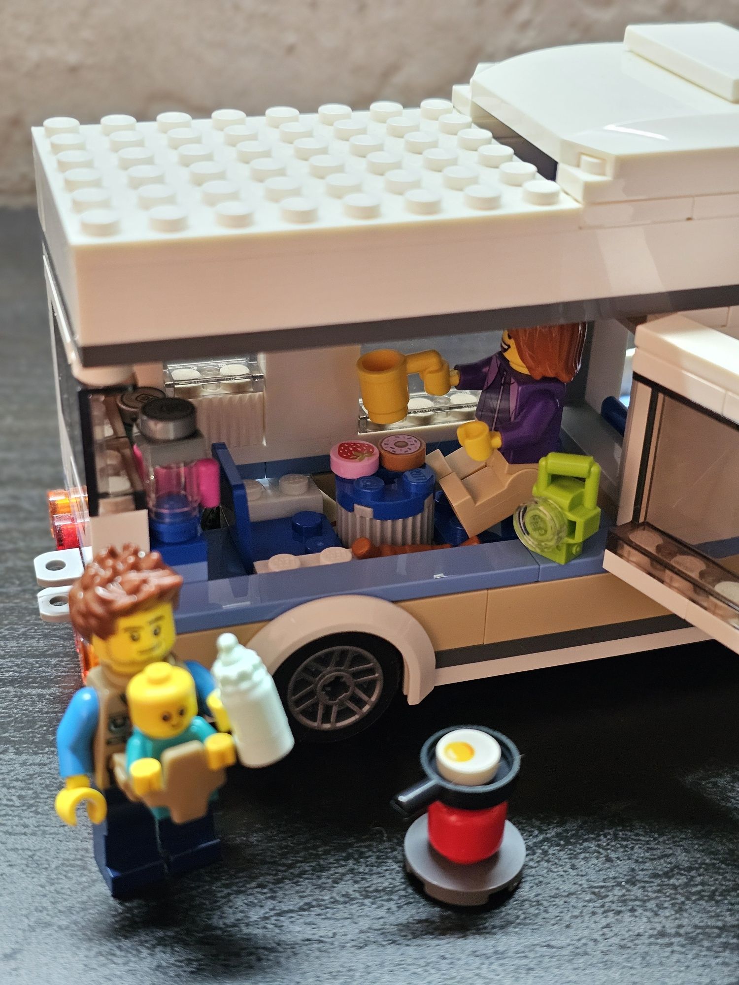 Lego дом на колёсах