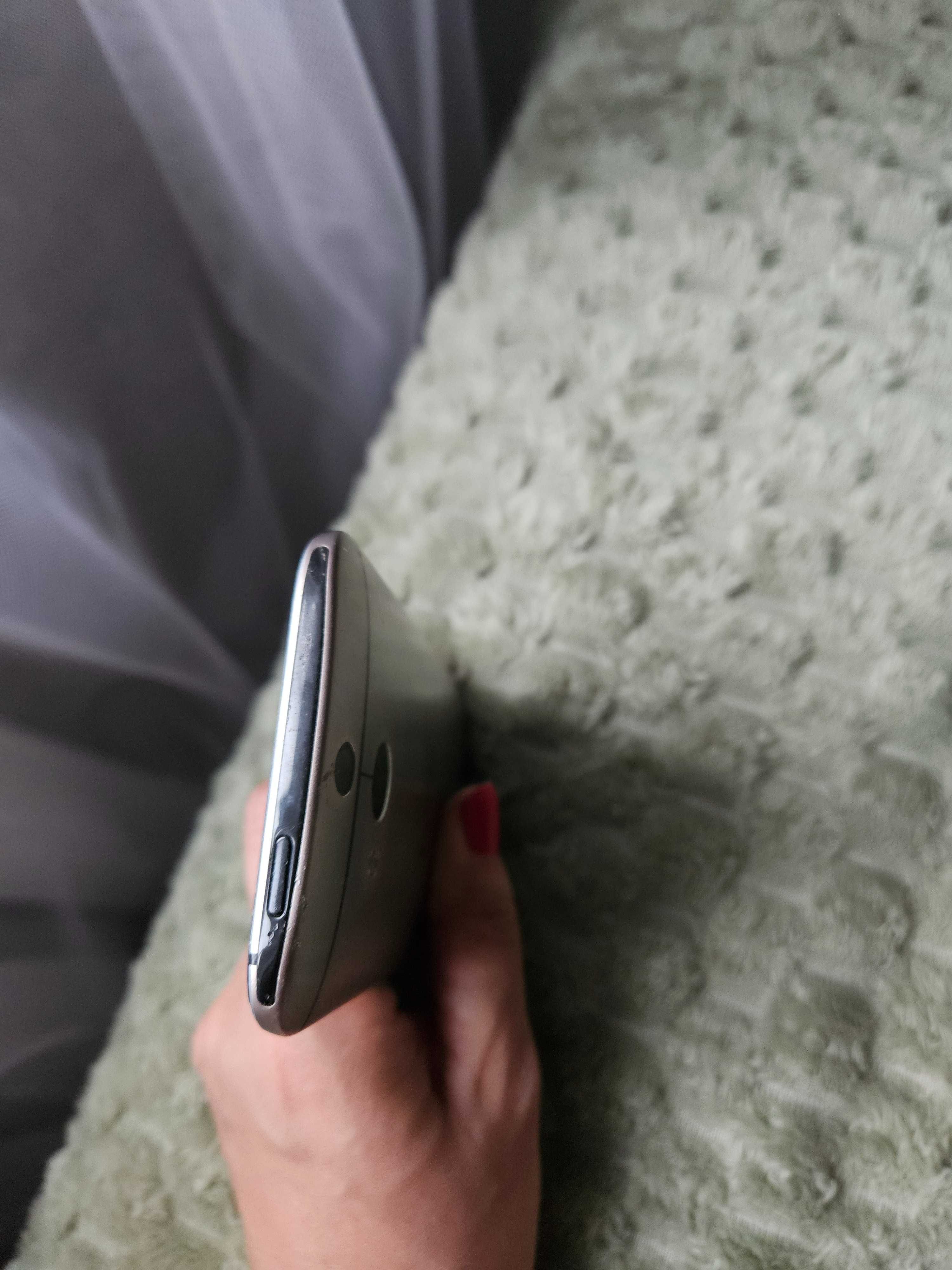 Телефон Htc One M8