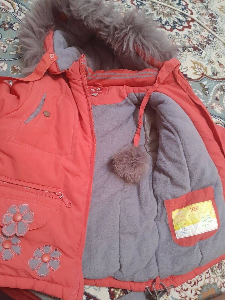 Продам зимний куртка размер 116 тёплый хорошим состояние.