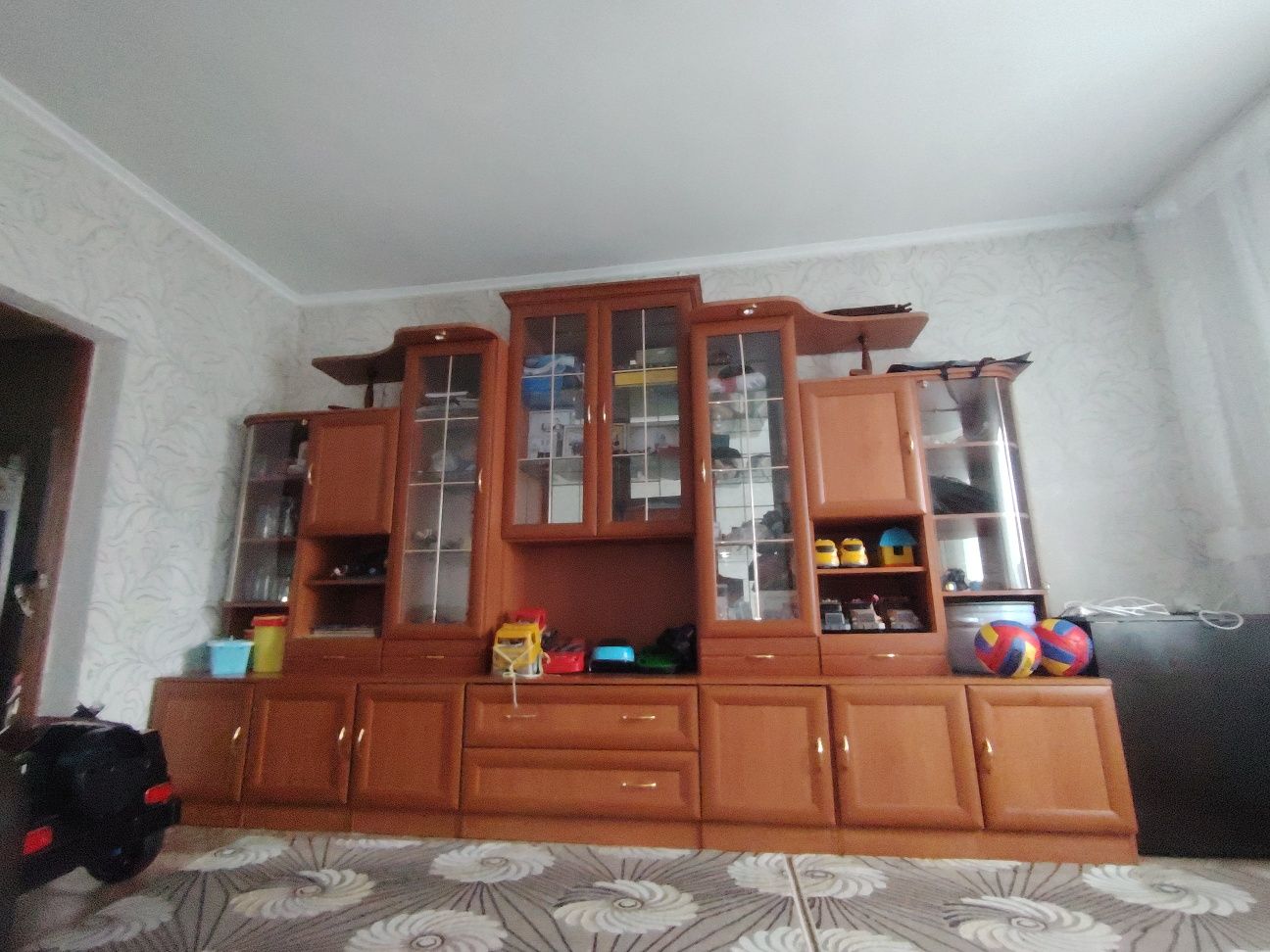 Продаётся стенка мебель для гостиной