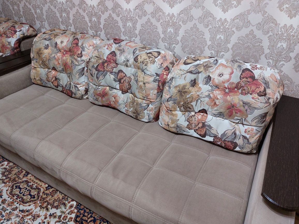 Продам диван в хорошем состоянии