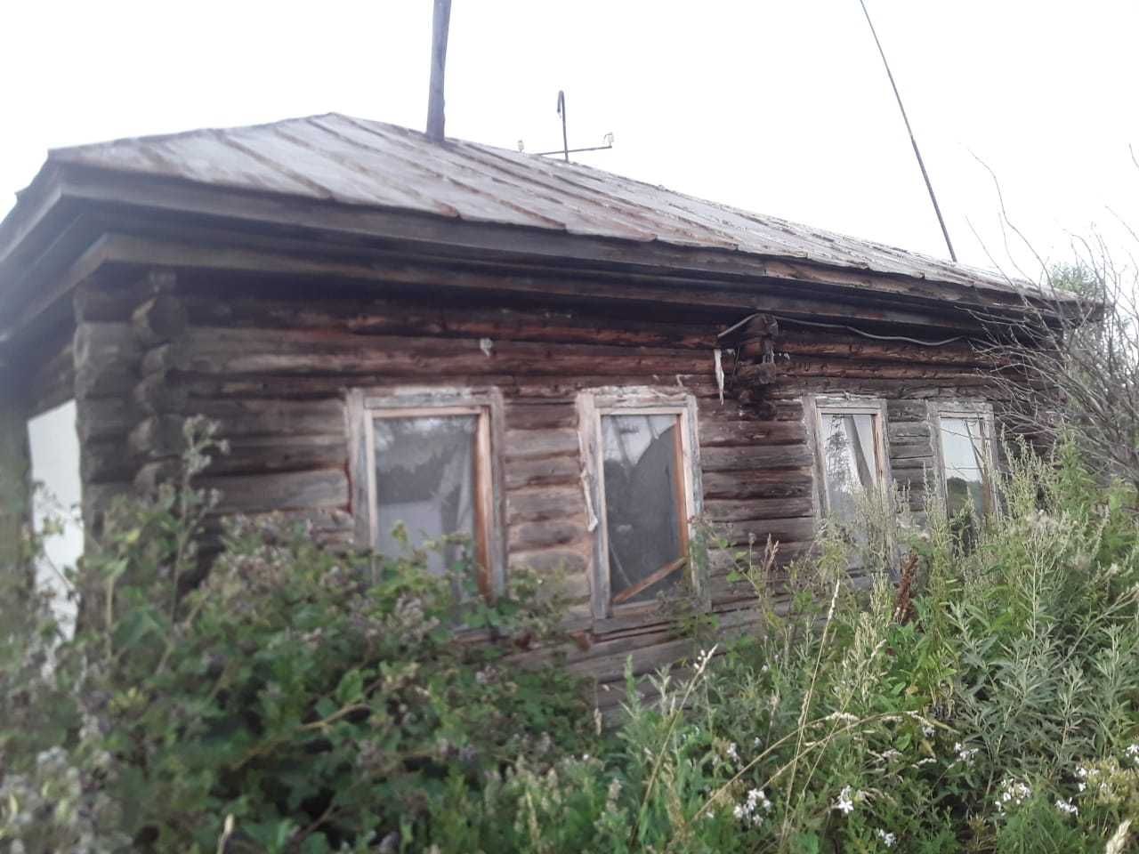 Продам 2 дома и 2 земельных делимых участка с.Бобровка вко 0.8Га