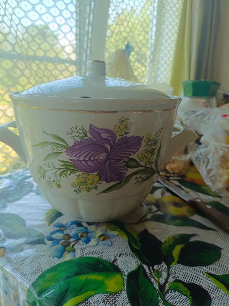Супница двух литровая