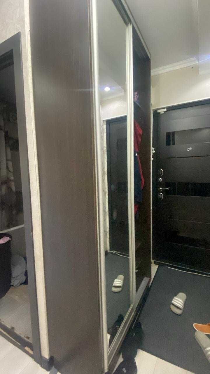 Продам шкаф в прихожую