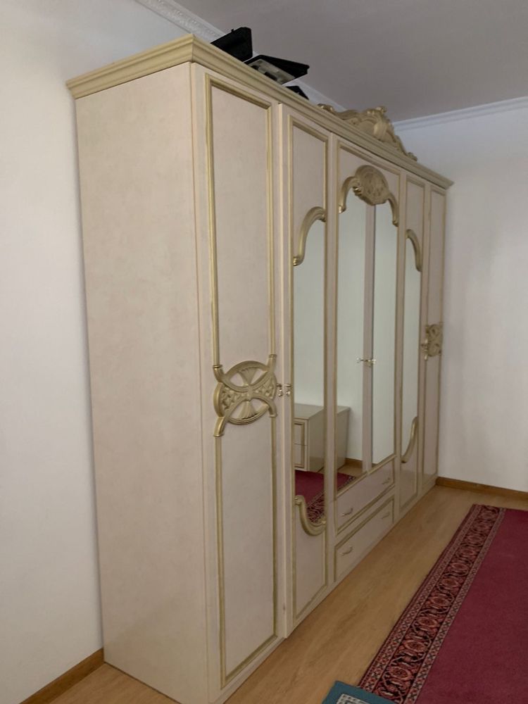 Спальный гарнитур