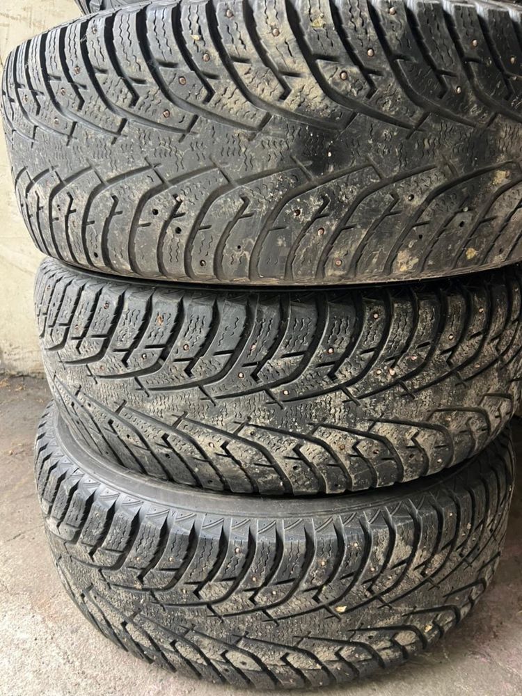 Шины 265/70R 16.