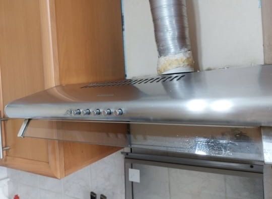 Продам вытяжку с гофрой
