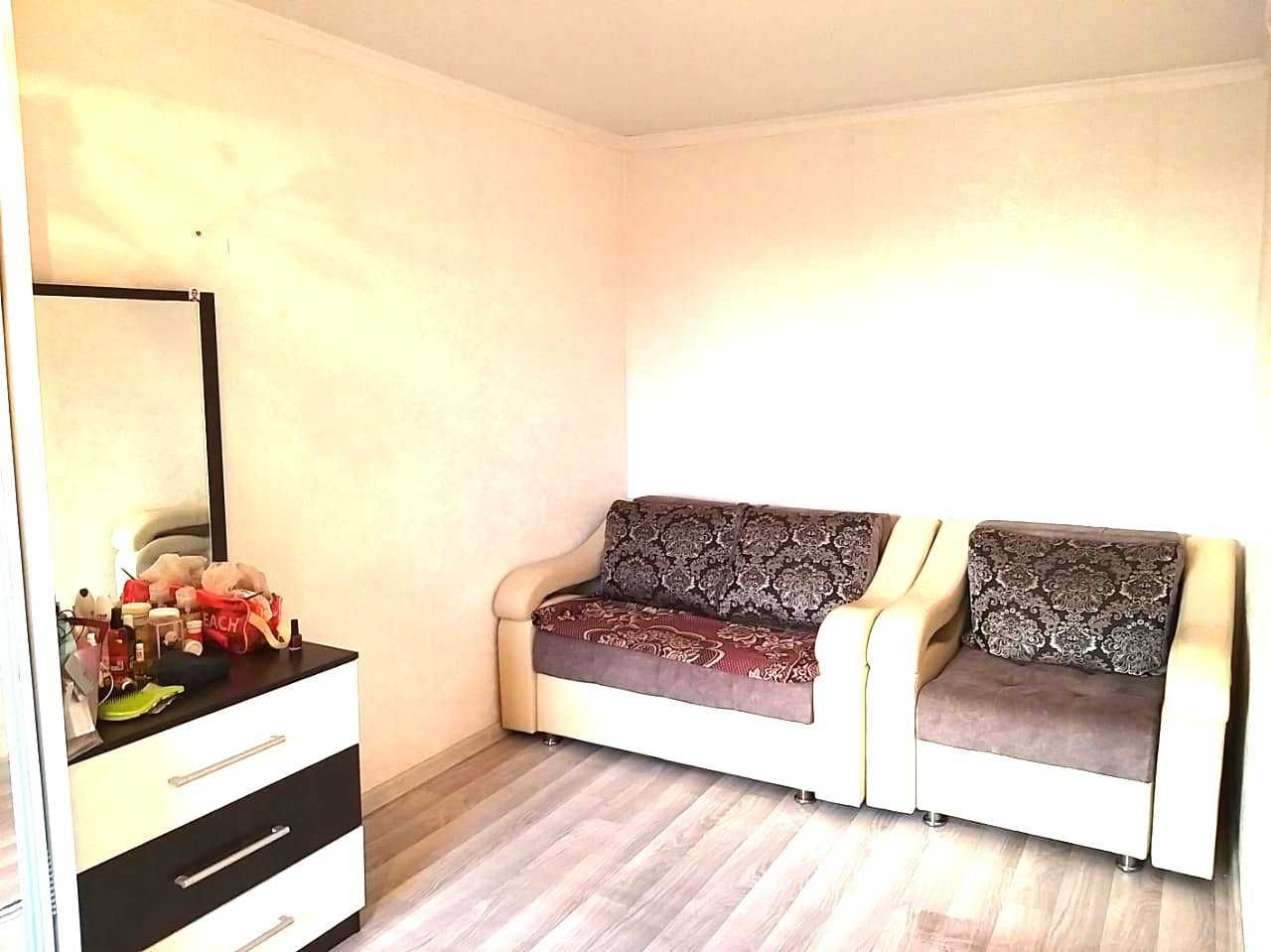 Продам 3-комнатную квартиру 12-микр.
