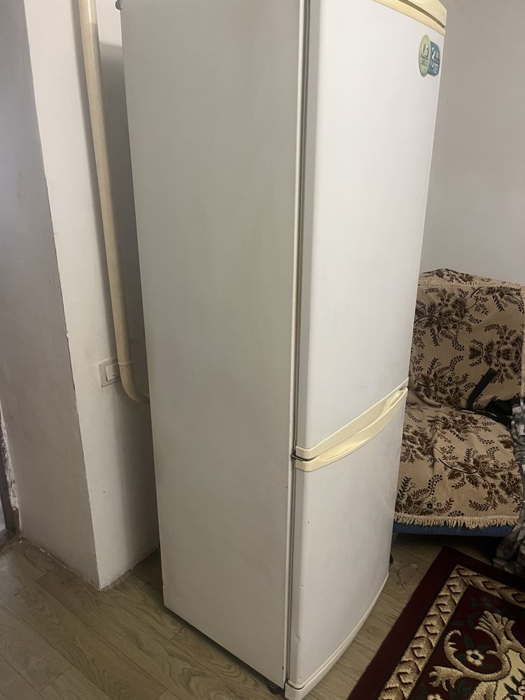 Продам холодильник