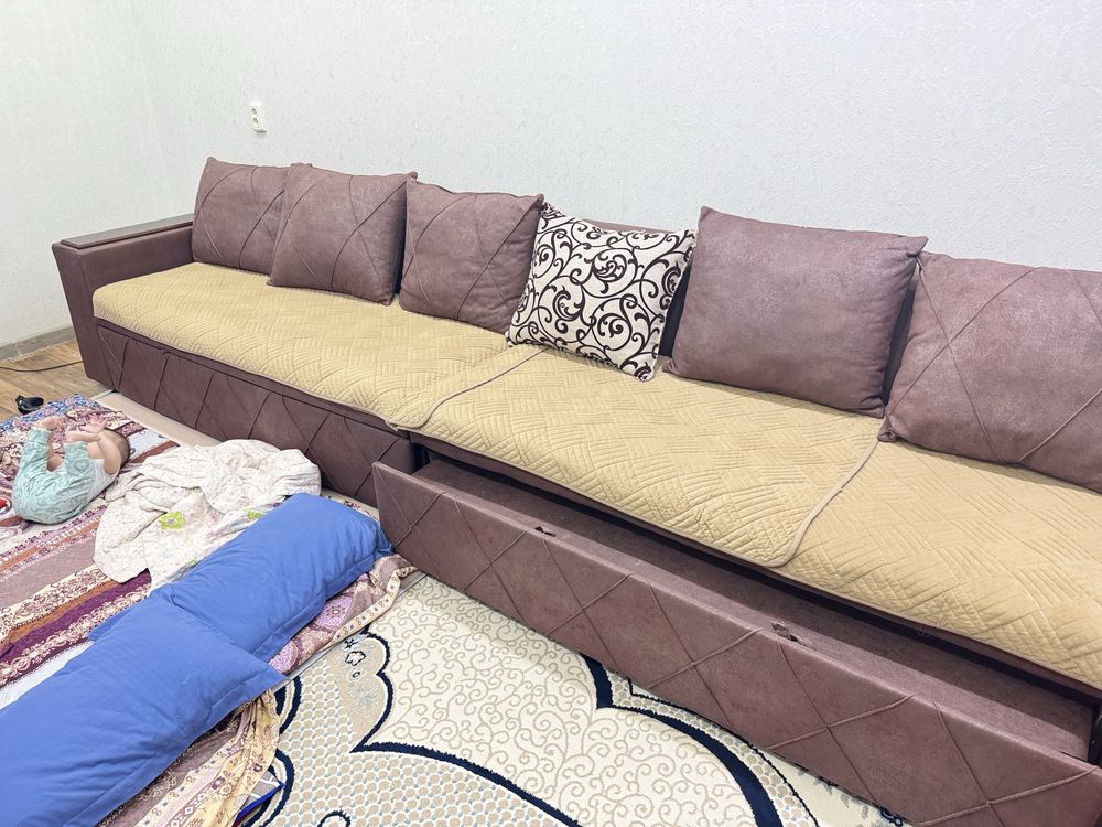 Продам диван для гостиной