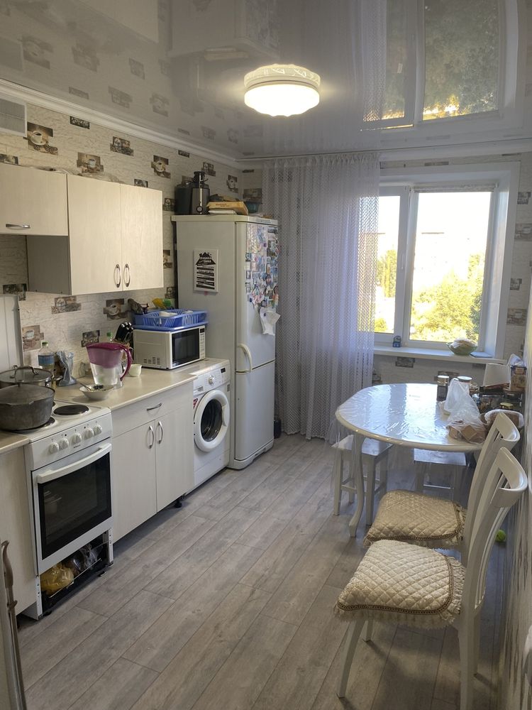 Продам 4-х комнатную  квартиру , улучшеная планировка!!!  98 кв.м.