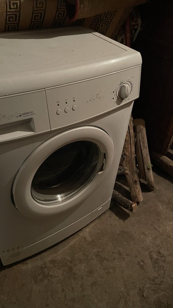 Продам стиральную машину Zanussi ZWS185W.