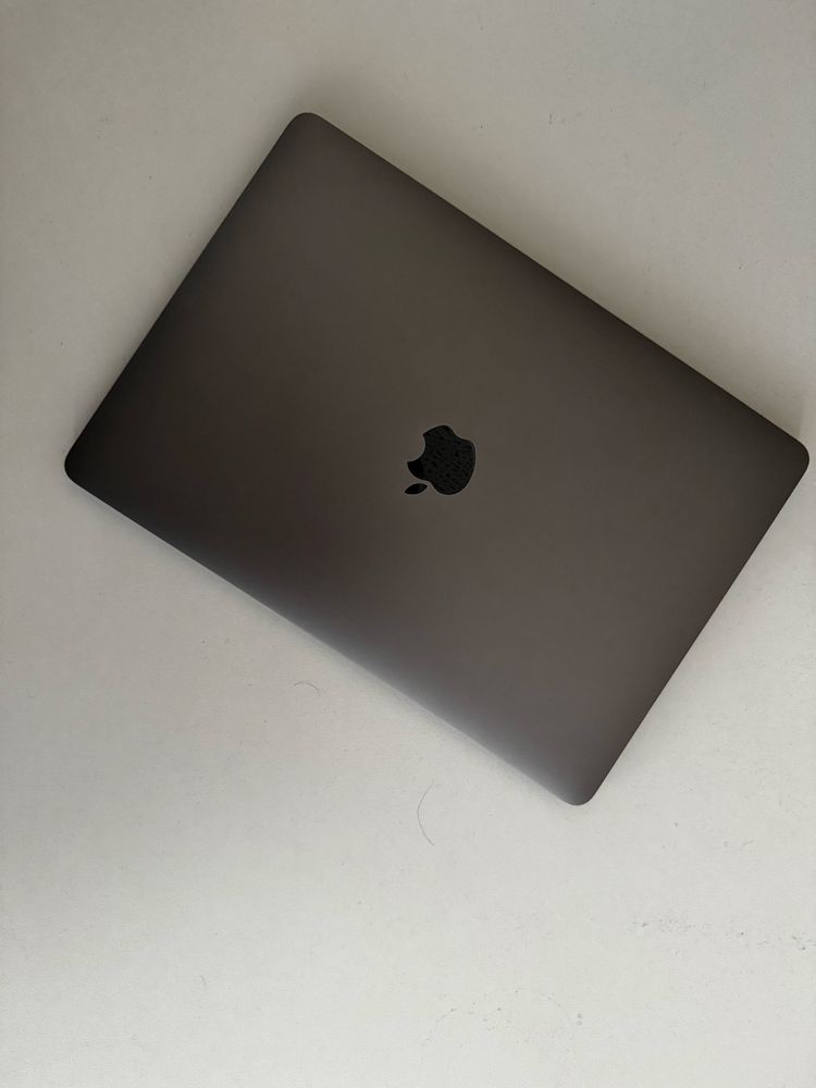 MacBook Air 13 (2019)