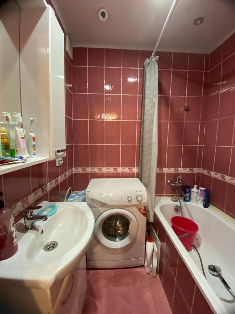 Продам трех комнатную квартиру Абылай ханна 18