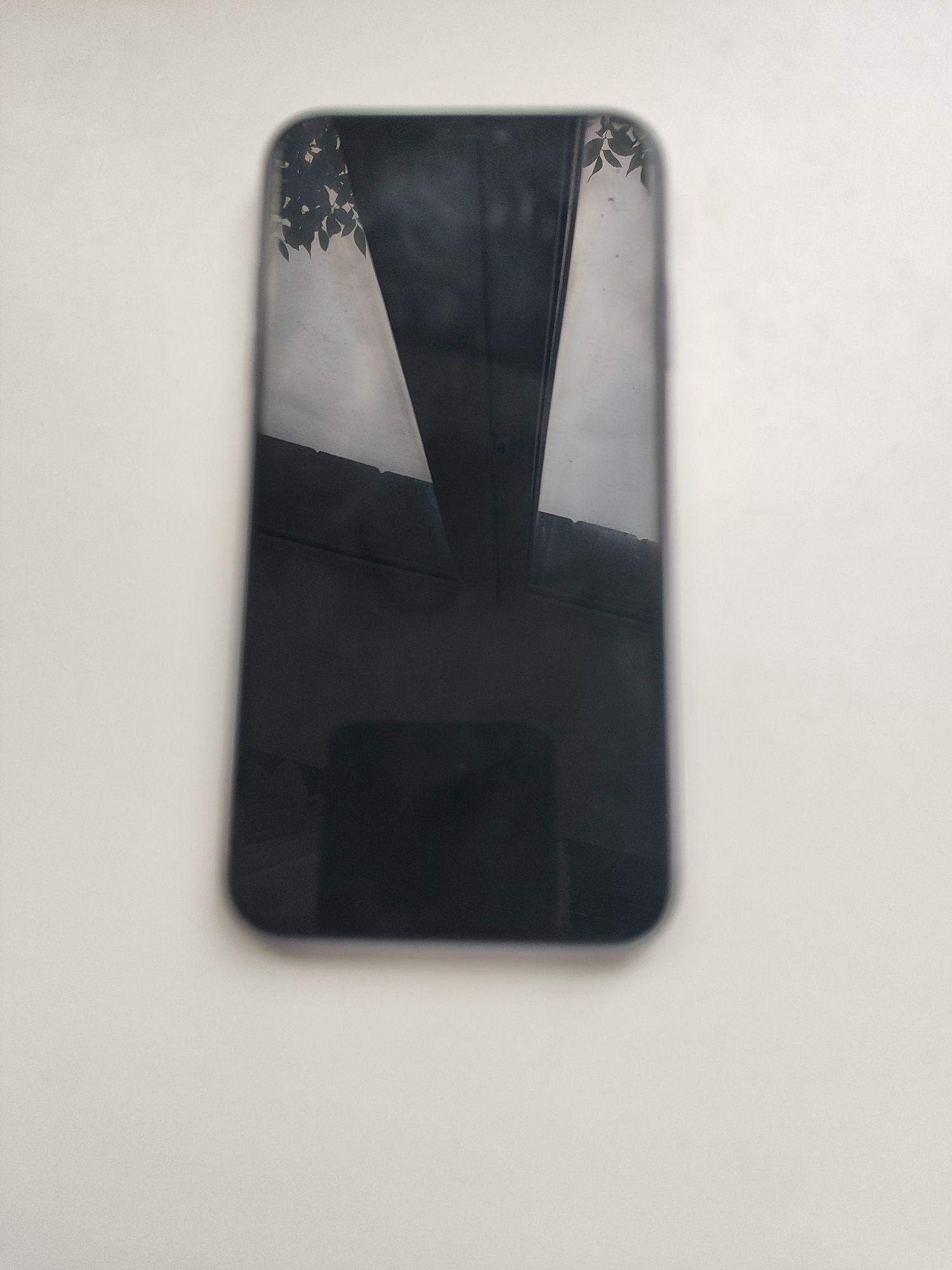 Подам iPhone 11, 128 gb