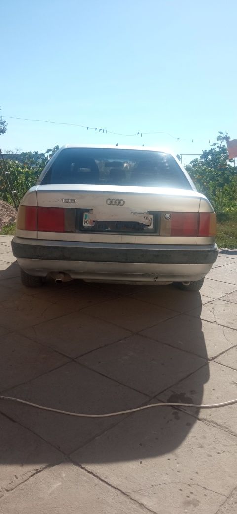 Ауди 100 С4.        .