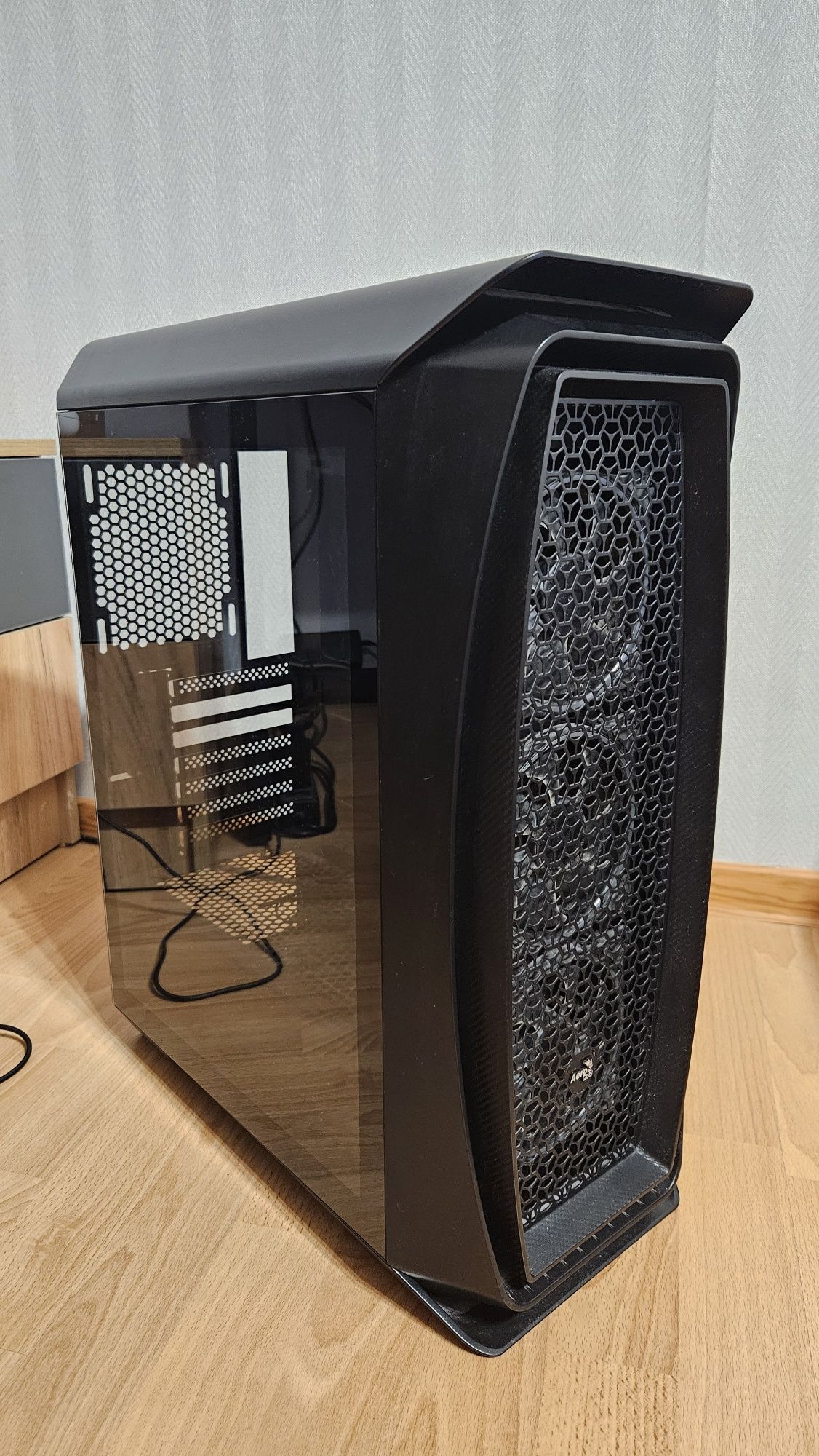 Компьютерный корпус Aerocool
