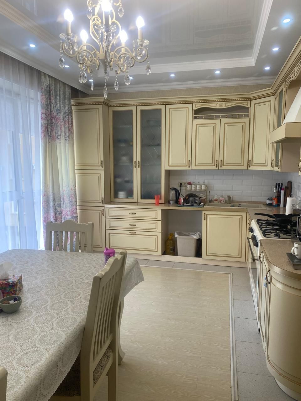 Квартира 122кав в 16мкр 63/2 LEPES