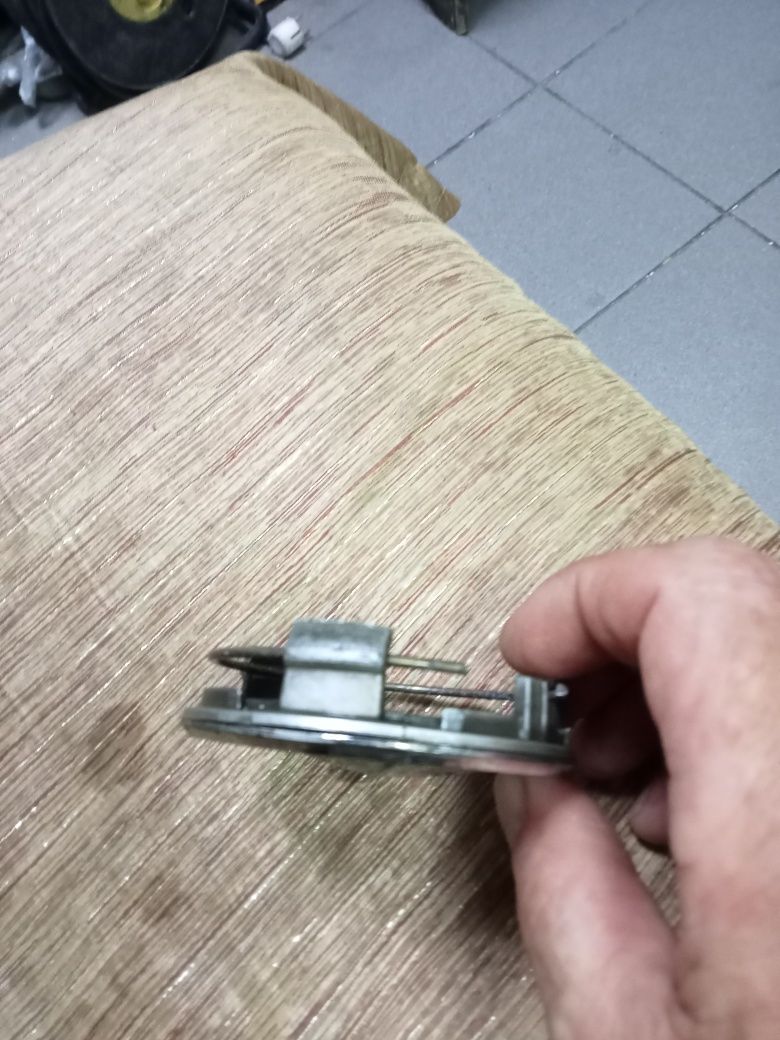 Продам один калпачок на диск от мерса.