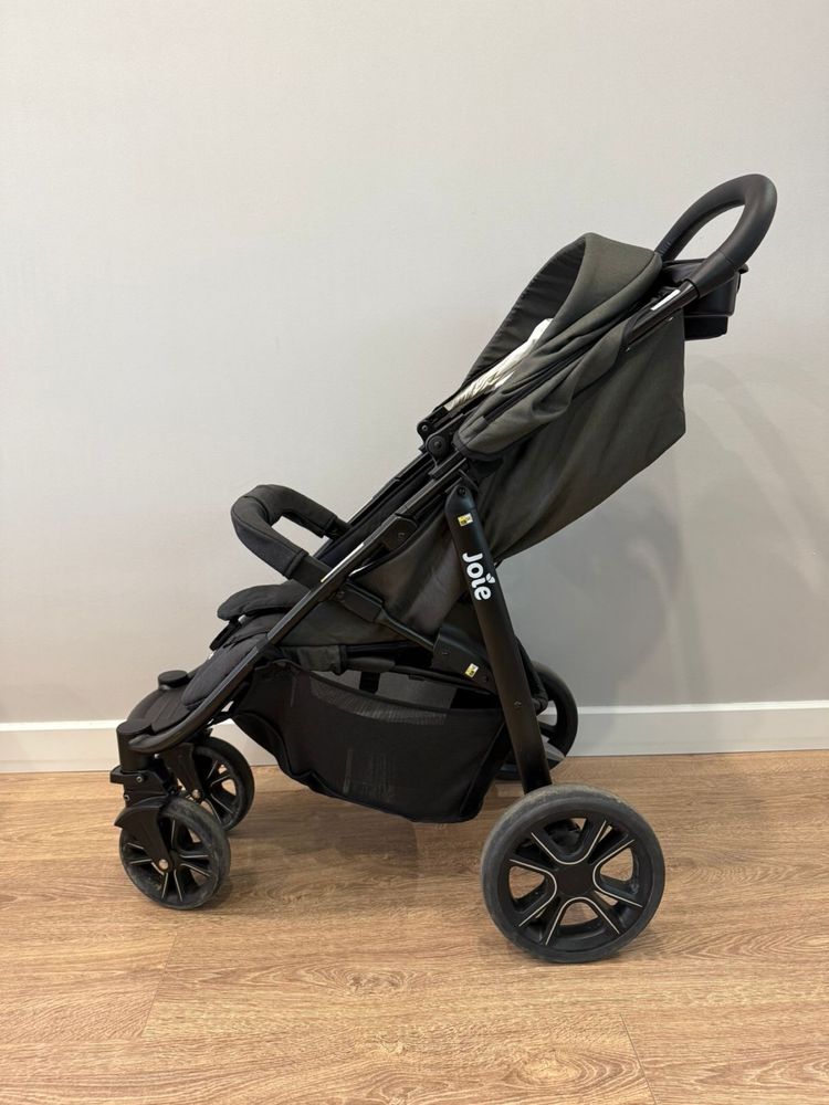 Срочно продам Прогулочную коляску Joie litetrax 4