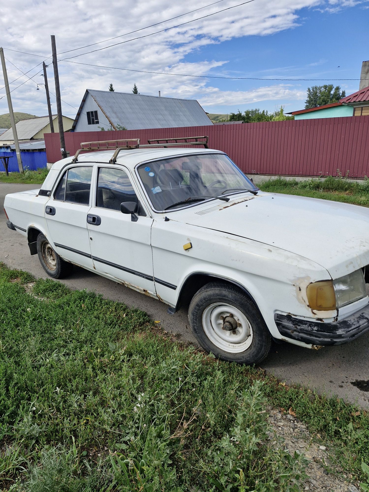 Продам волгу на разбор есть все