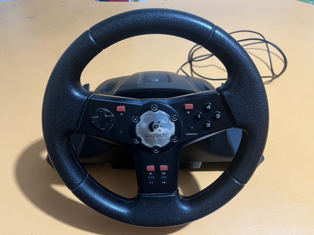 Прадам Руль Logitech Formula Vibration С педалями!