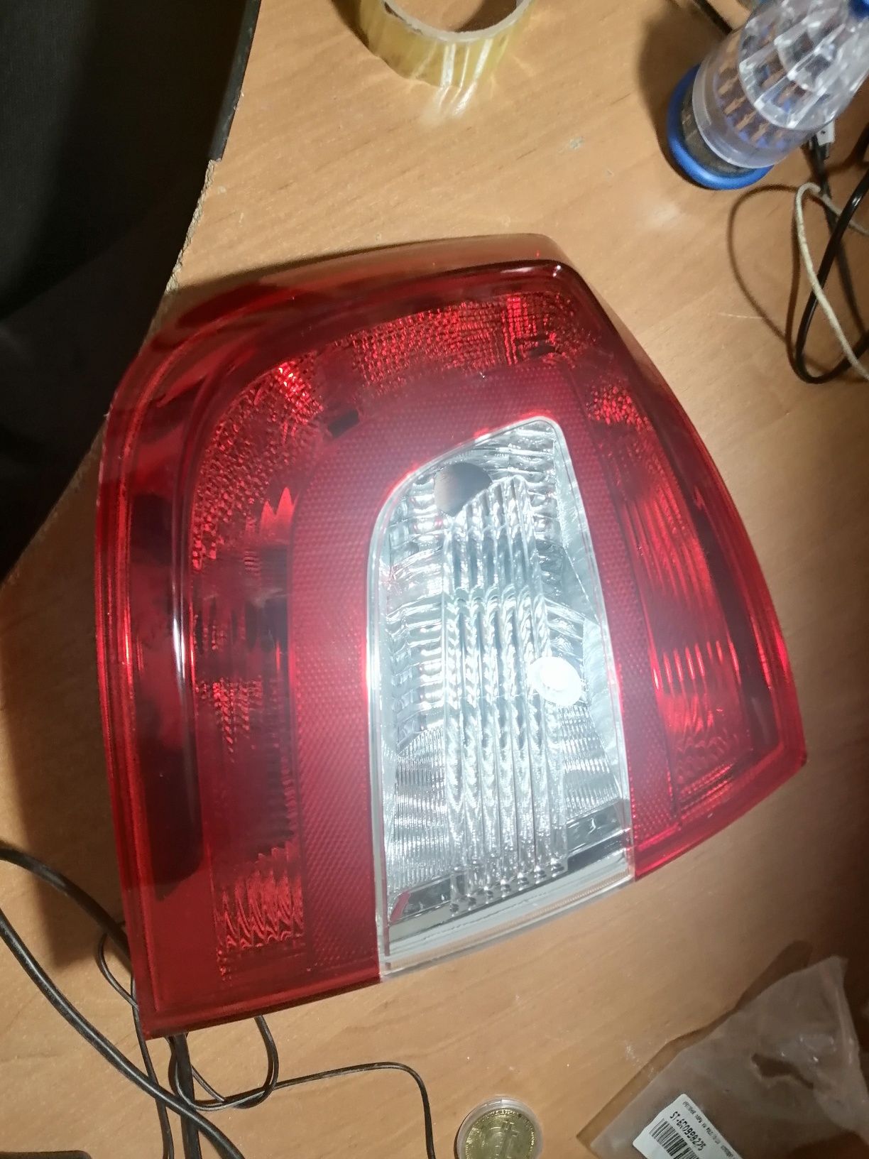 Стоп на рапид задний левый фонарь на skoda rapid