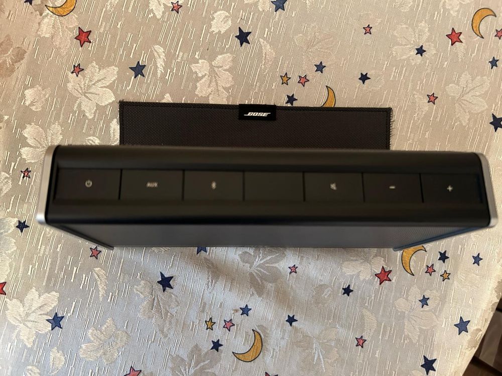 BOSE SoundLink колонка