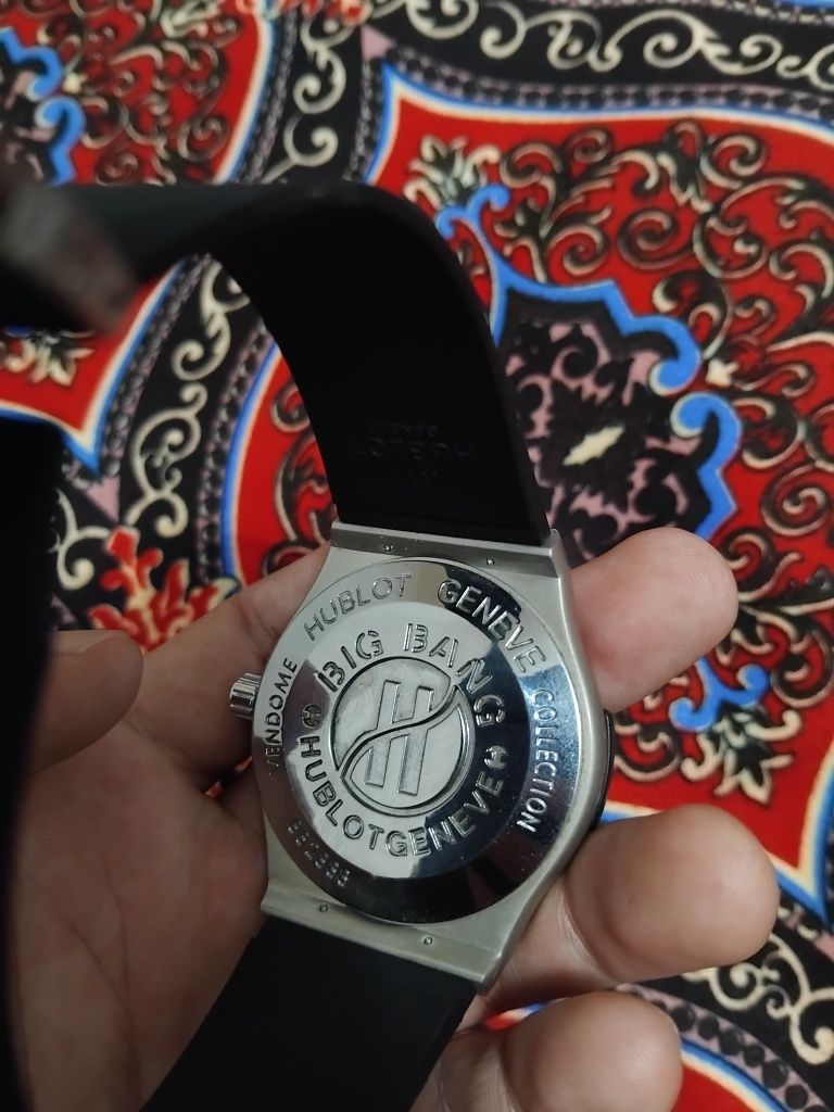 Продам часы срочно