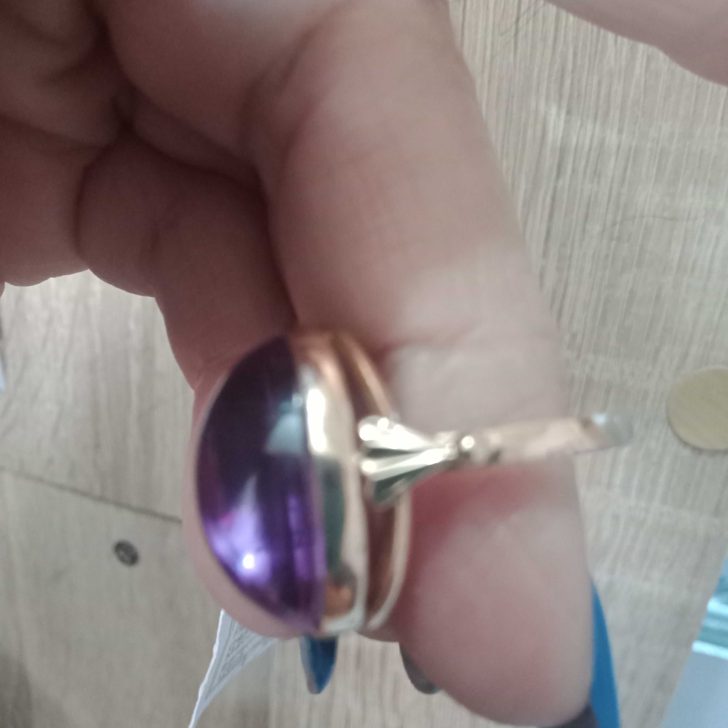 Золотые серьги с топазом