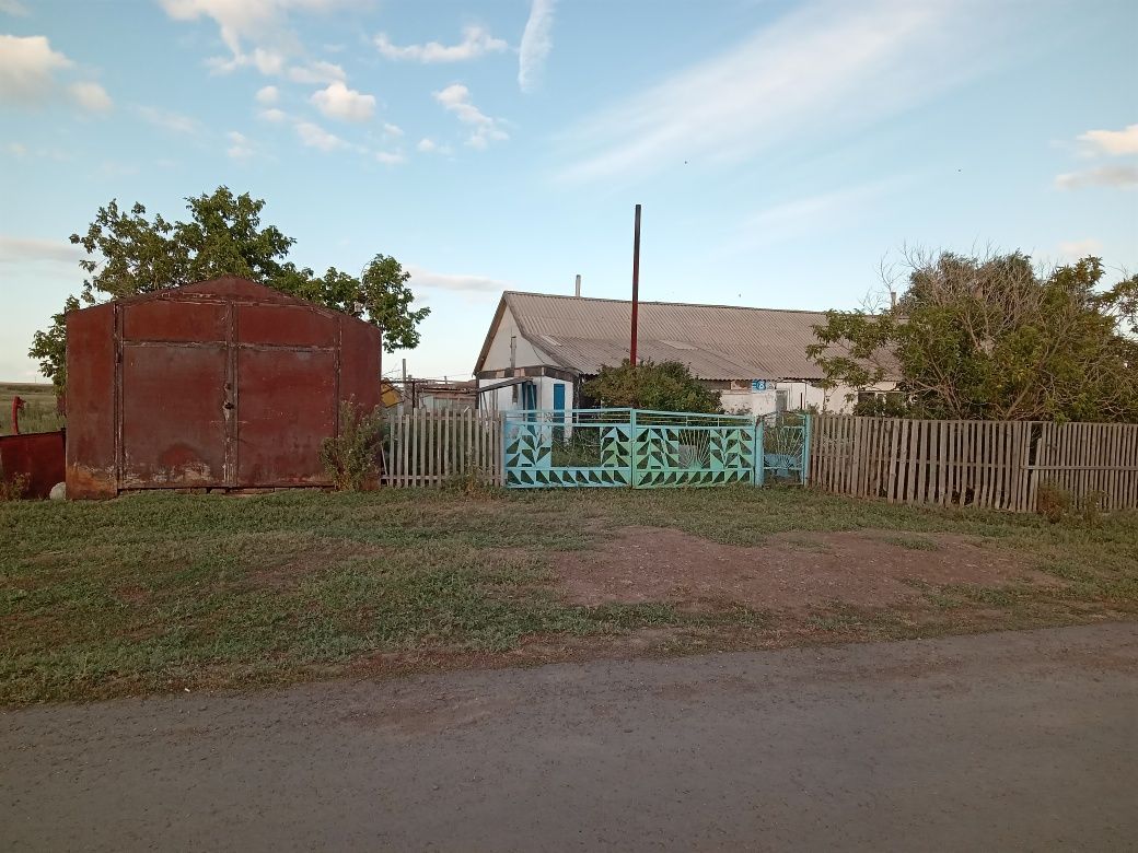 Дачный дом с 5-ю комнатами , еще фото в личке