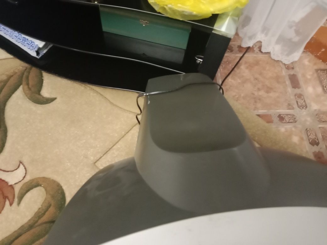LG телевизор хорошим состояние