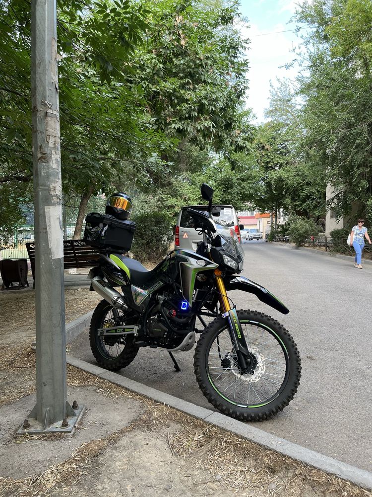 Продам мотоцикл CTC MAX300