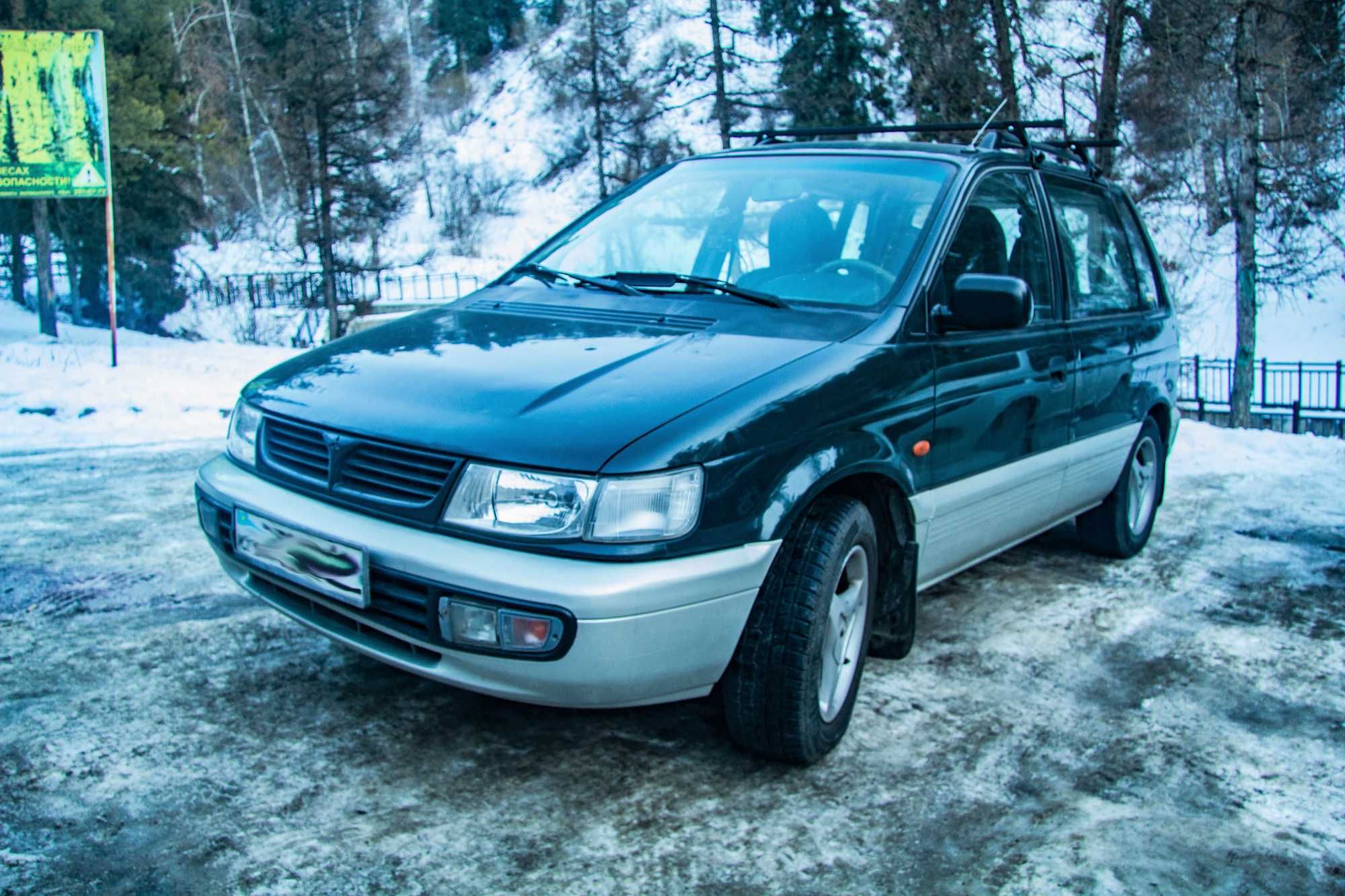 Mitsubishi Space Runner 1995 г. в. Объем 1,8 на механике 4x4