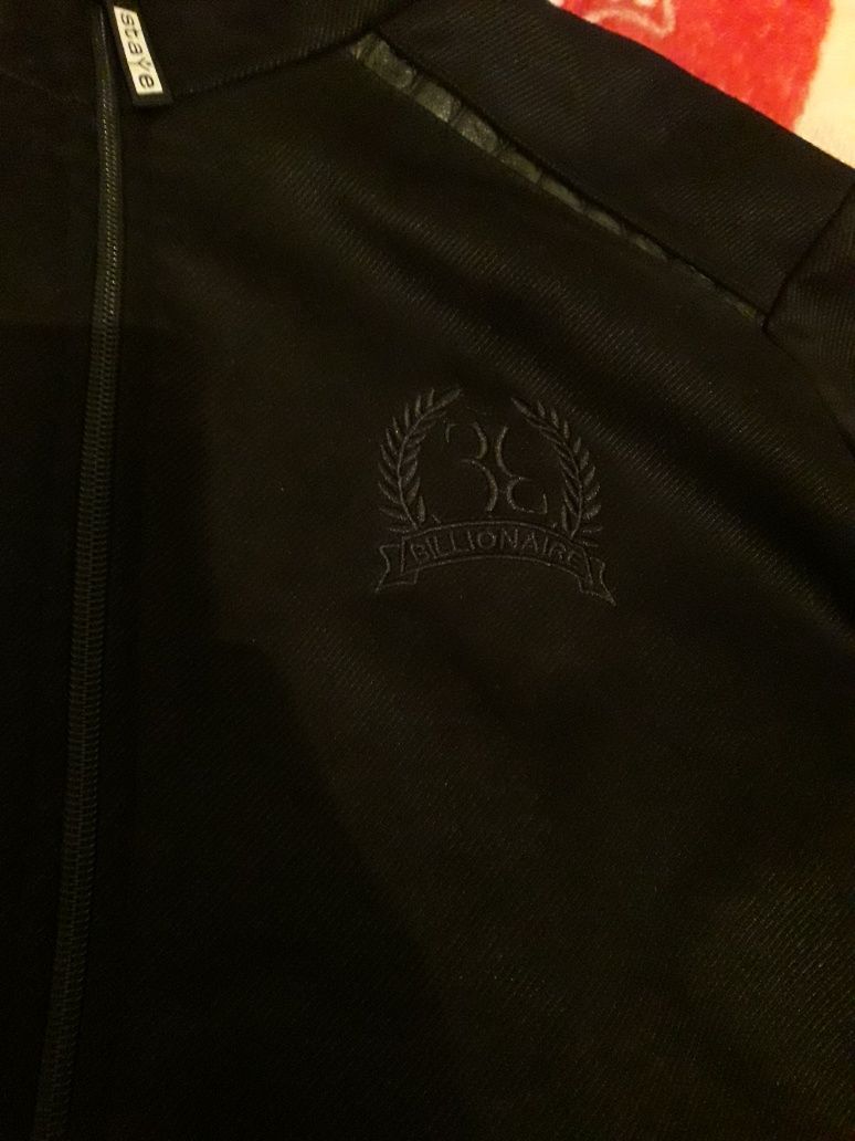 Продам спортивный костюм