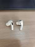 Продам правый наушник airpods pro б.у