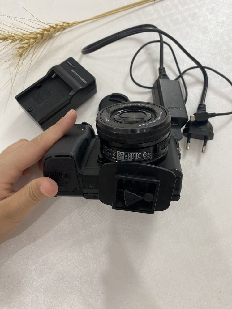 Sony alpha 6400 с объективом 16-50