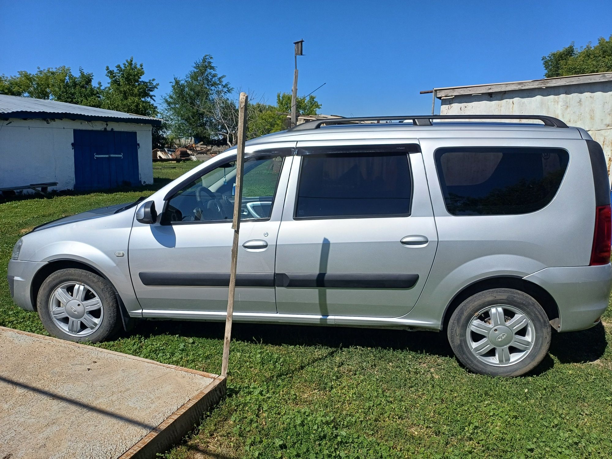 Продам автомобиль Lada Largus (5 мест)2013 г.
Один хозяин, в идеальном