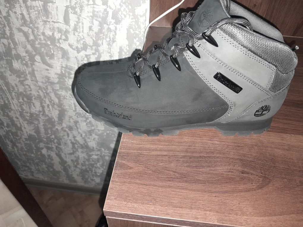 Продам мужские ботинки. Timberland