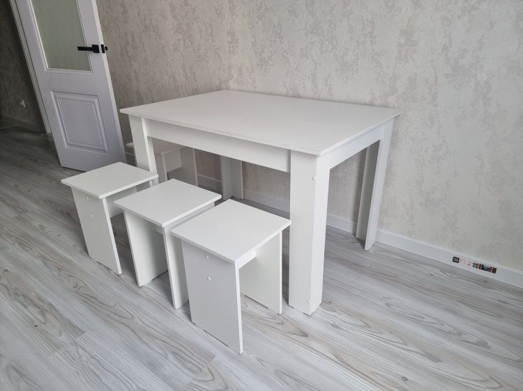 Продам кухонный стол