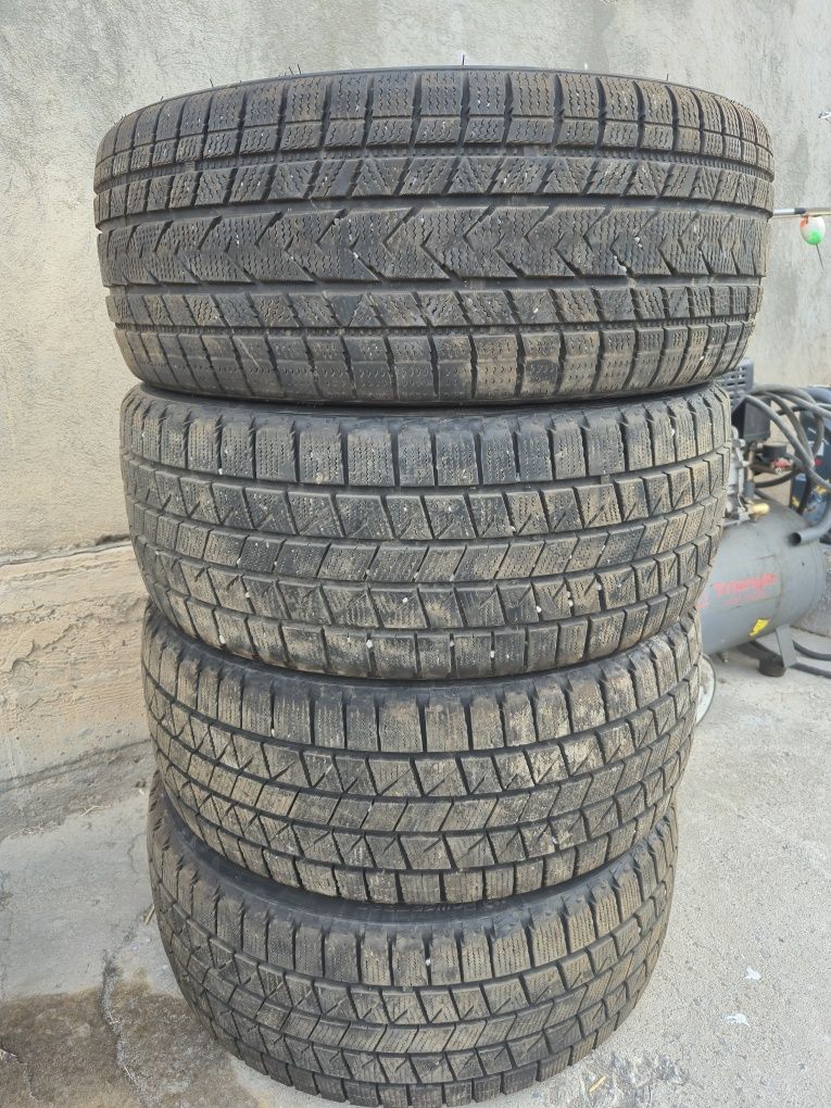 Зимние шины R17.