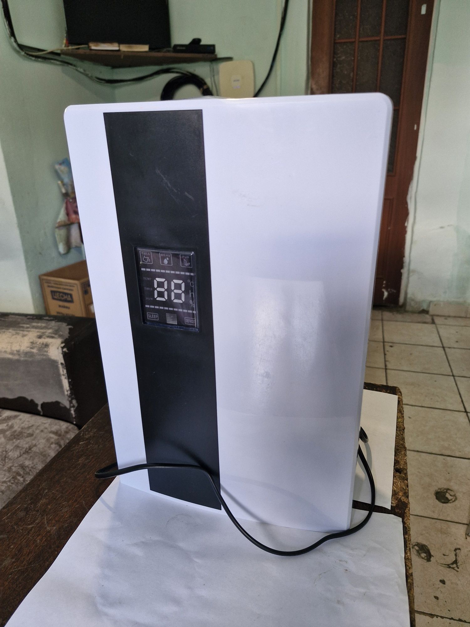 Осушитель воздуха Mini dehumidifier 90W.