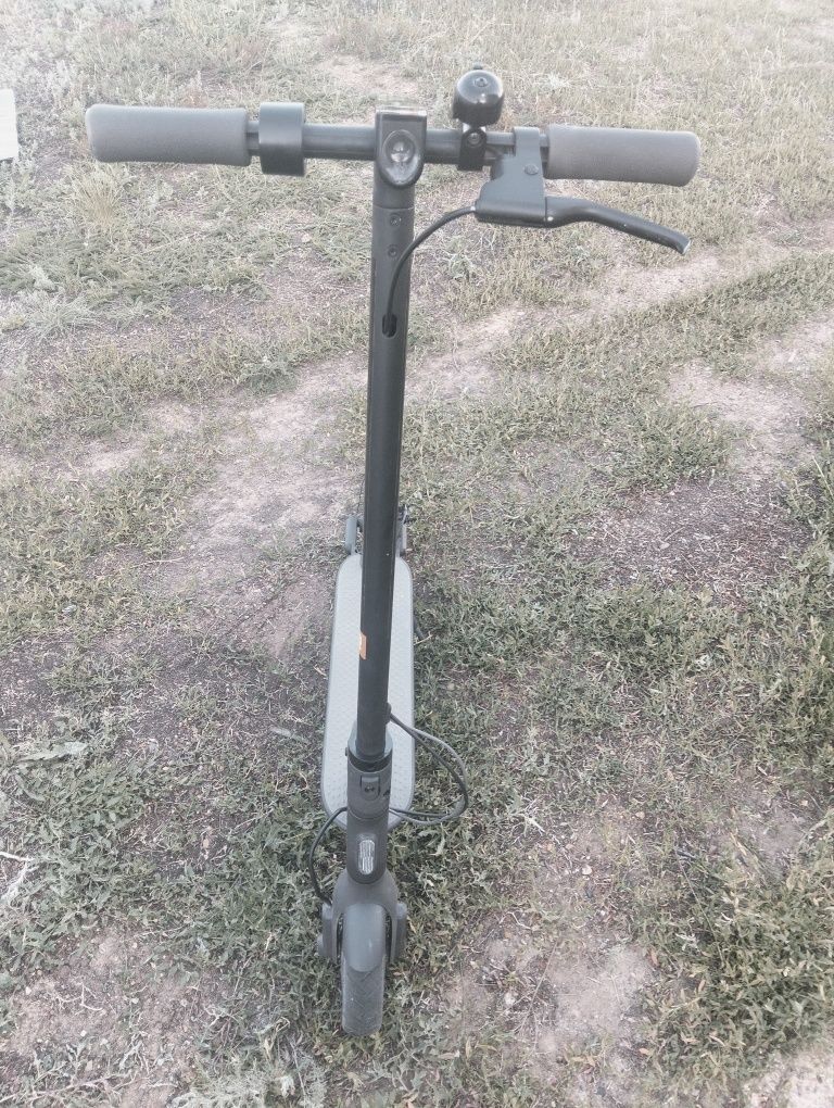 самакат xiaomi..